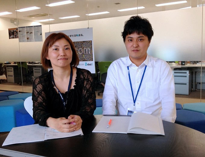 松山サポートセンター スーパーバイザー 濱田 淳子（左） インフォメーショングループ　リーダー 井﨑 浩城（右）